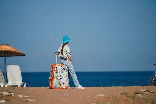 Quels sont les objets indispensables à emporter dans sa valise pour un voyage à l'île Maurice ?