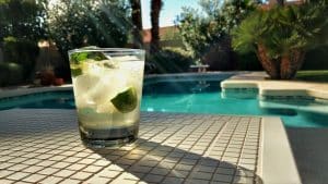 cocktail sur la piscine hotel à Angers